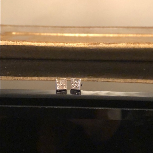 Diamond earrings - Picture 1 of 5